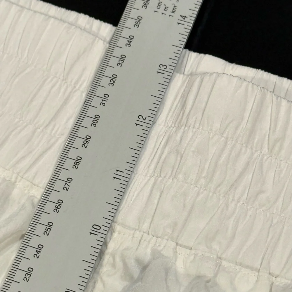 Onzie Yoga Flow Nylon White Parachute Shorts Womens Medium / Large